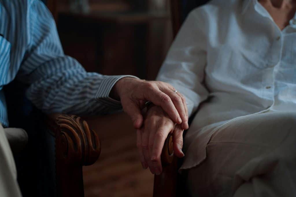 couple discussion testament